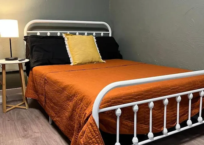 Sleeps Up To 10 Large Condo With 6 Beds Plus Wifi