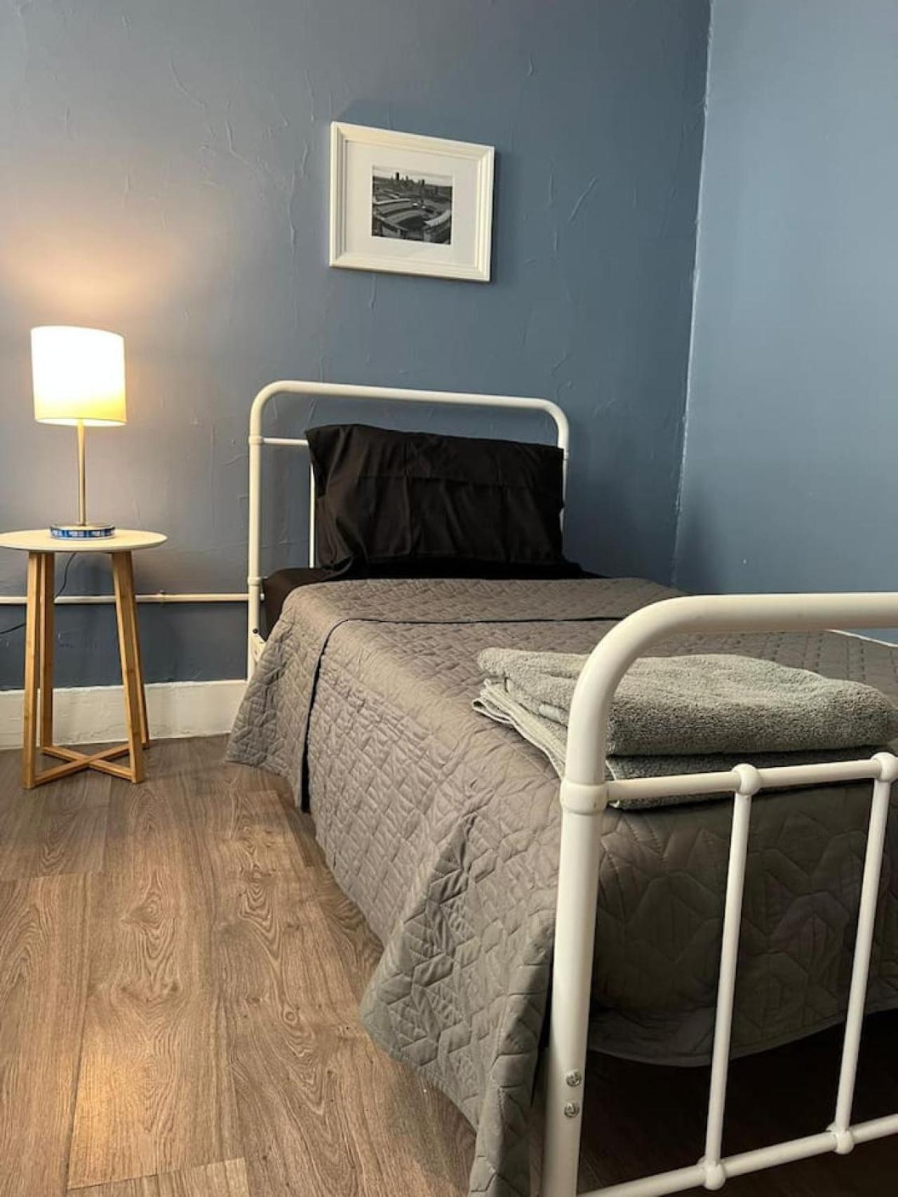 Sleeps Up To 10 Large With 6 Beds Wifi Holiday home Pittsburgh