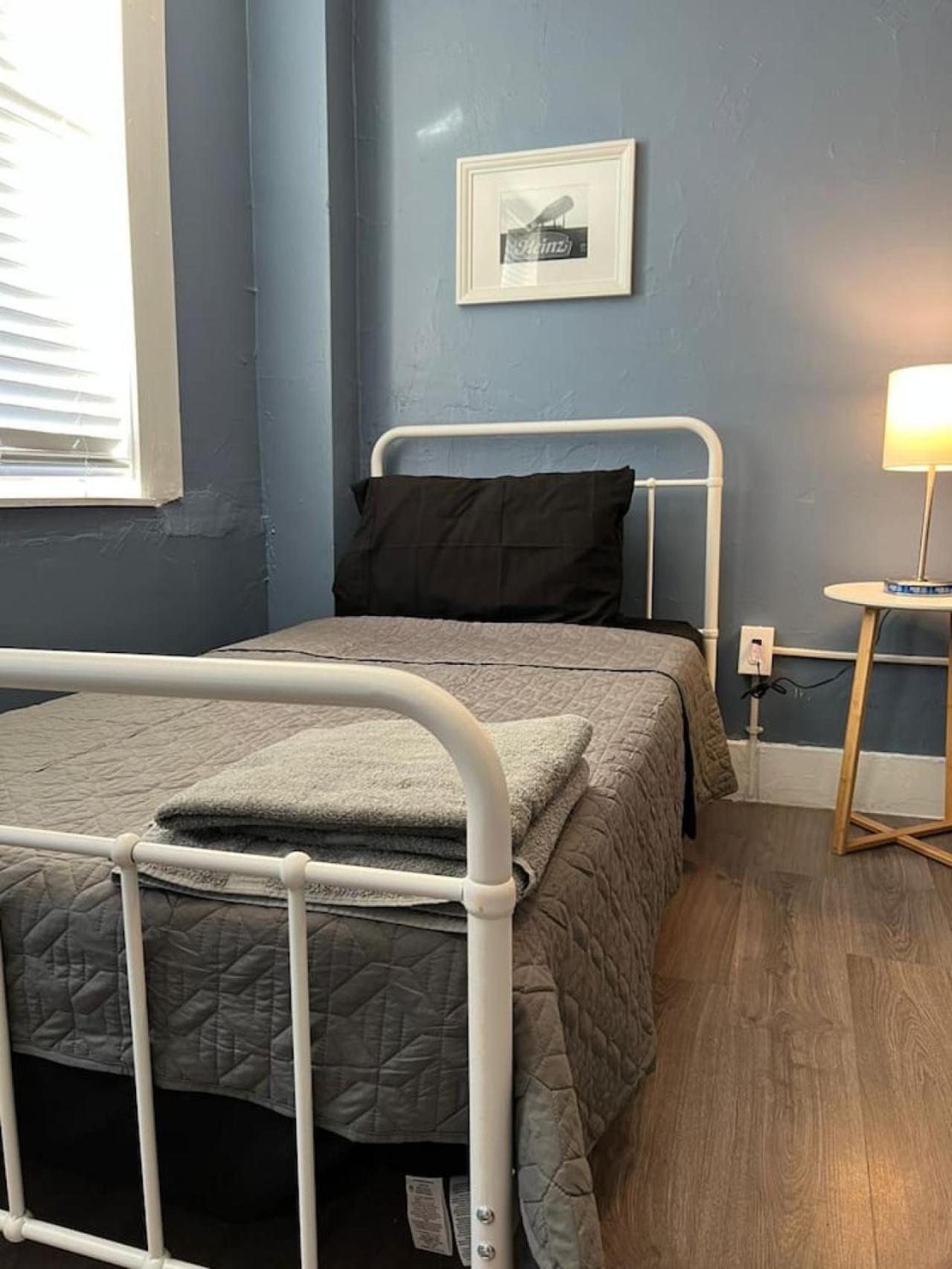 Sleeps Up To 10 Large With 6 Beds Wifi Pittsburgh